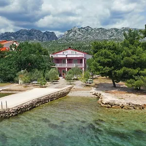 Appartamento Rajna, Starigrad Paklenica